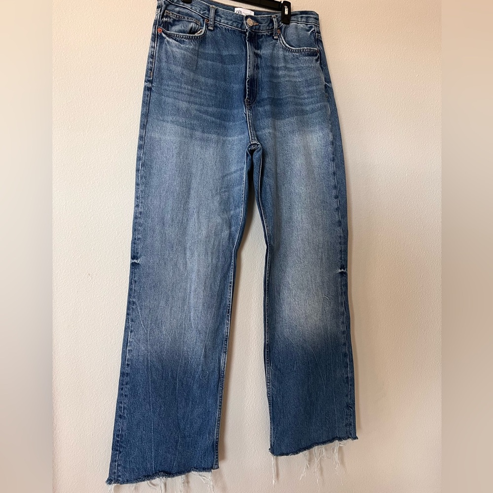 ZARA High Rise Straight Leg Jeans Raw Hem Vintage Wash US Size 12 - LIKE NEW - Picture 3 of 8